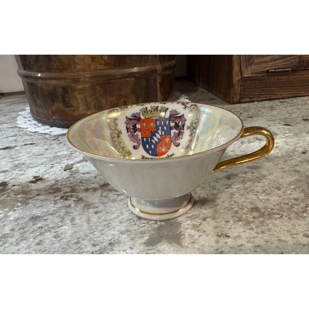 Du-Co Kunst Rehau Bavaria Lusterware Teacup Berchtesgaden Coat of Arms Gold Trim